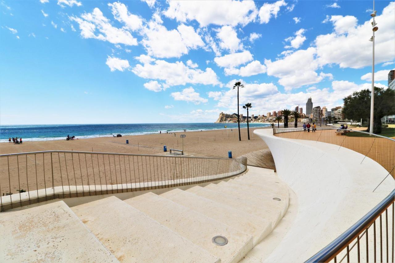 Sunset Waves 18-35 Poniente Beach Resort Benidorm Bagian luar foto