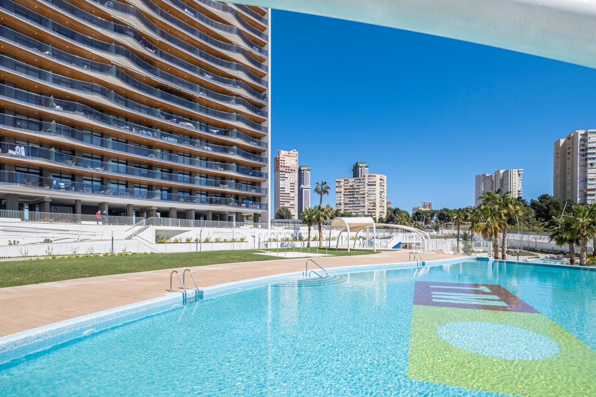 Sunset Waves 18-35 Poniente Beach Resort Benidorm Bagian luar foto