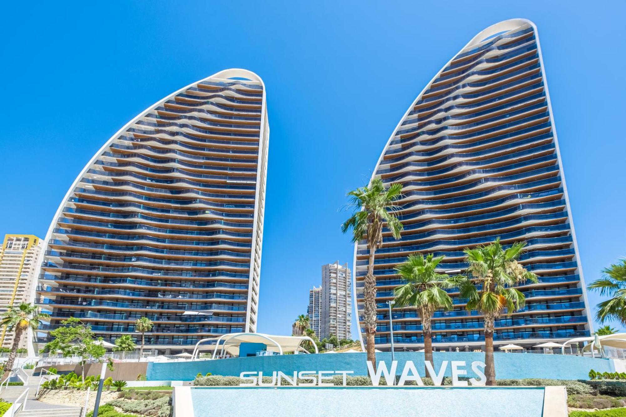 Sunset Waves 18-35 Poniente Beach Resort Benidorm Bagian luar foto
